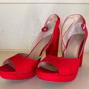 Sun + Stone Reeta 10 red block heels ankle strap! Perfect for any occasion.
